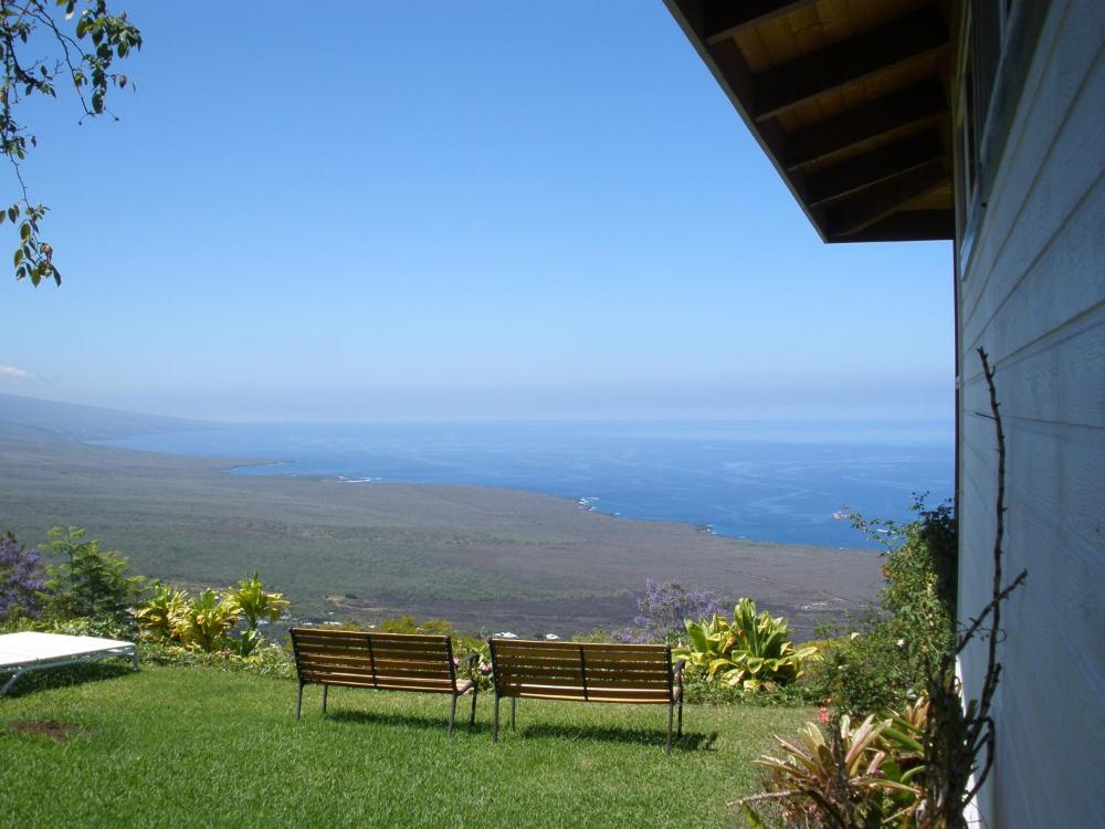 Deluxe King Suite with Ocean View interior